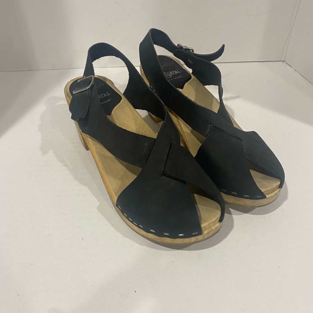 Creatures of comfort clogs